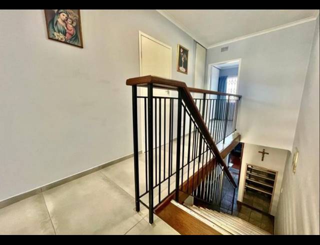 2 BEDROOM TOWNHOUSE FOR SALE IN SOUTH CREST